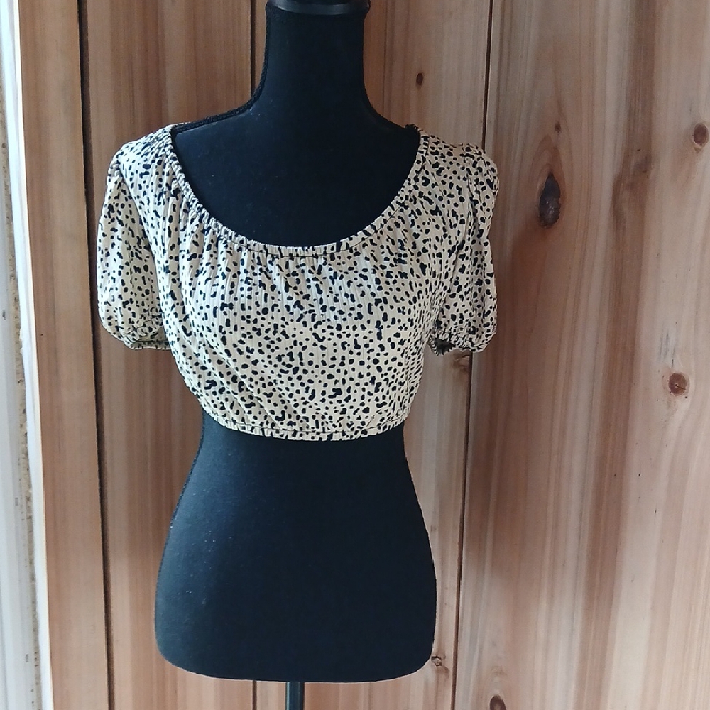 Chic Women's Black and Tan Patterned Blouse